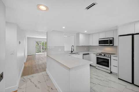 14375 Strathmore Lane, Delray Beach, FL 33446
