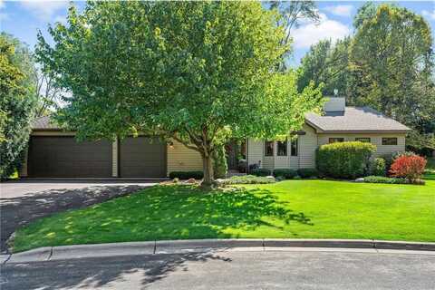 912 Crown Court, Mendota Heights, MN 55118