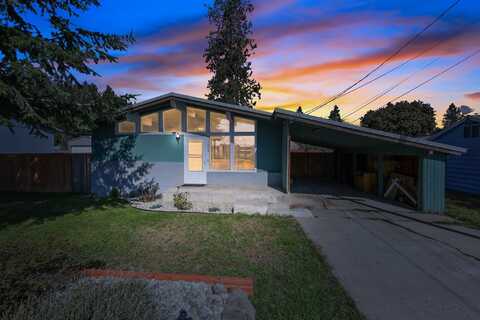 1224 W 1st St, Newport, WA 99156