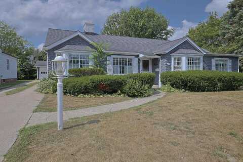 2135 McEwan, Saginaw, MI 48602