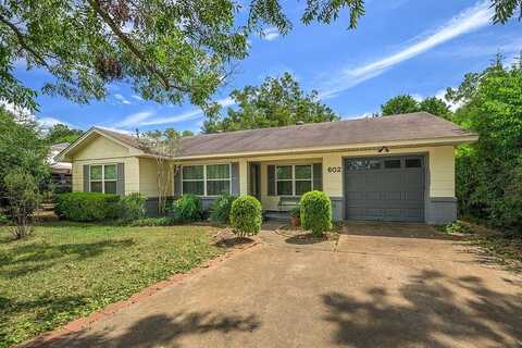 602 East Tom Green Street, Brenham, TX 77833