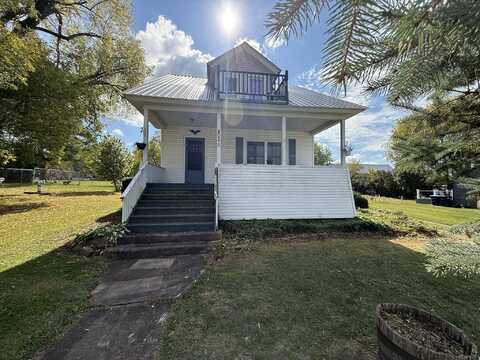 405 Franklin St., Hammond, NY 13646