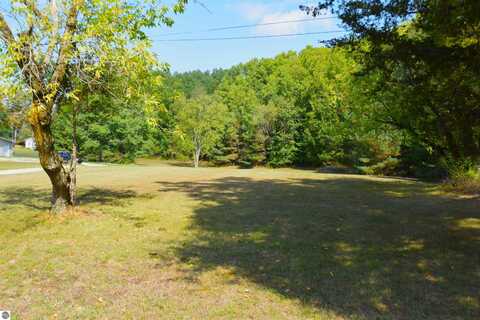 8568 W Ludington Drive, Lake, MI 48632