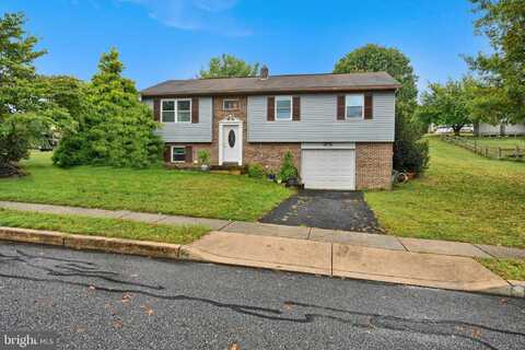 118 CHARLES BOULEVARD, SINKING SPRING, PA 19608