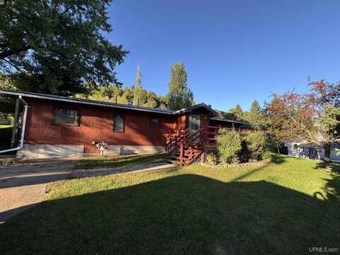 114 W 14th, Norway, MI 49870