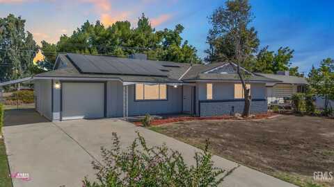 6104 Bel Aire Way, Bakersfield, CA 93309