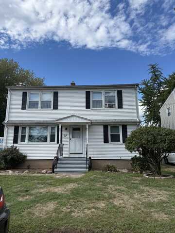 Mettler Street, Woodbridge, CT 06525