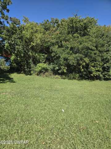 1599 North Parkway, Jackson, TN 38301