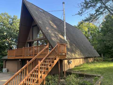 1420 Hiawatha, East Dubuque, IA 61025