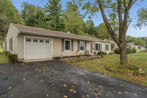 106 Harding Drive, Washington, NJ 07882