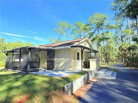 3240 6th Avenue SE, Naples, FL 34117