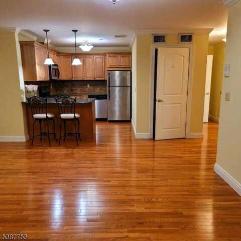 510 Franklin Ave, Nutley, NJ 07110