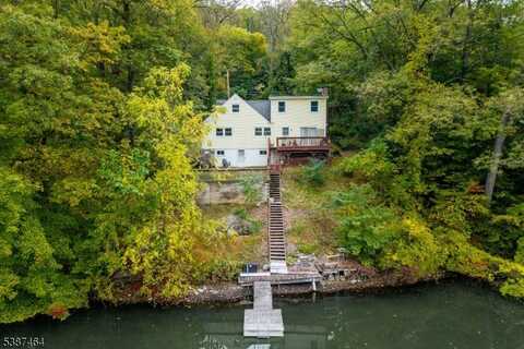 66 W Shore Dr, Vernon, NJ 07462