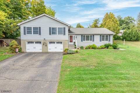 3 Travel Rd, Vernon, NJ 07461