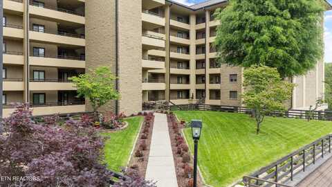 1704 Hidden Hills Rd, Gatlinburg, TN 37738
