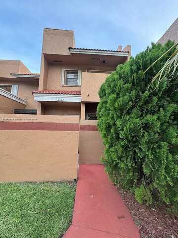 12032 S Las Palmas Dr, Pembroke Pines, FL 33025