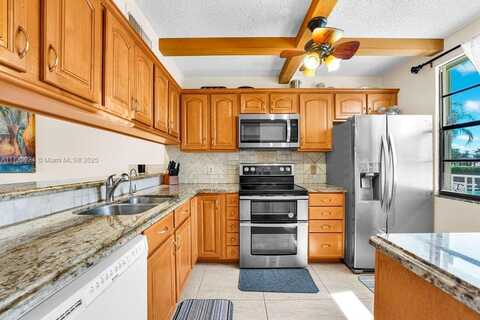6049 Balboa Cir, Boca Raton, FL 33433