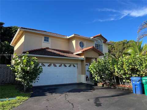 5764 NW 98th Pl, Doral, FL 33178