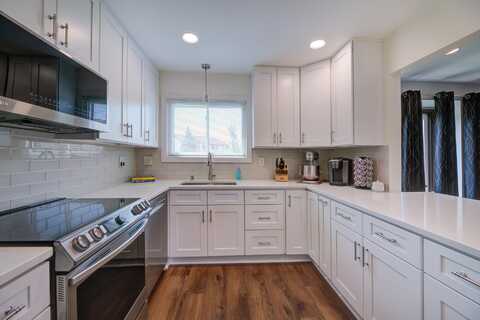 3947 W College Ave, Milwaukee, WI 53221