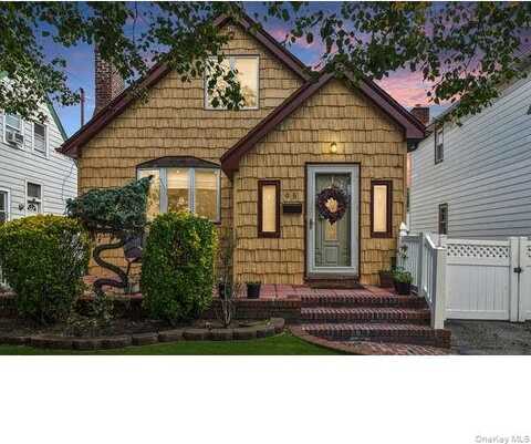 95 Liberty Boulevard, Valley Stream, NY 11580