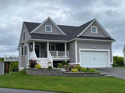 49 Huntington Way, Kittery, ME 03904