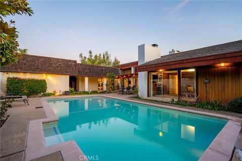 481 Dartmoor Street, Laguna Beach, CA 92651