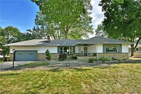 1224 Pleasant Valley Drive NE, Holland, OH 44483