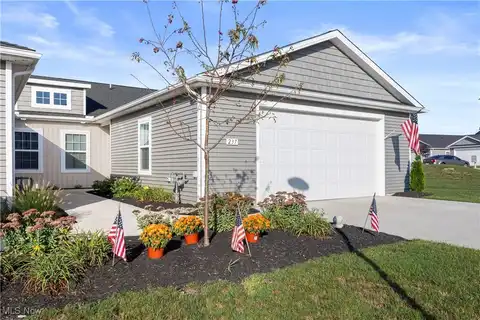 237 Silver Spring Circle, Elyria, OH 44035