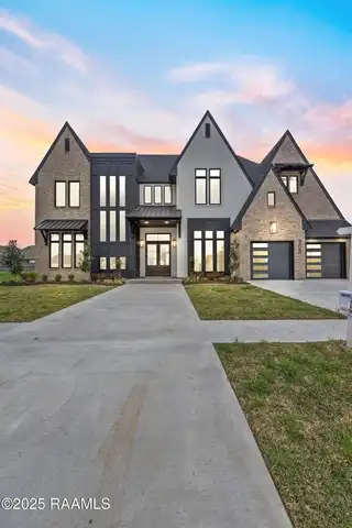 305 Sunset Palm Court, Youngsville, LA 70592