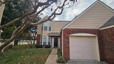 205 Cimarron Trail, Irving, TX 75063