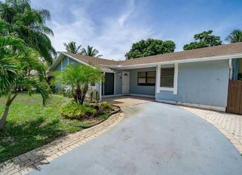 5041 Woodland Dr, Delray Beach, FL 33484