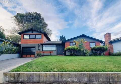 1520 E 9TH ST, The Dalles, OR 97058