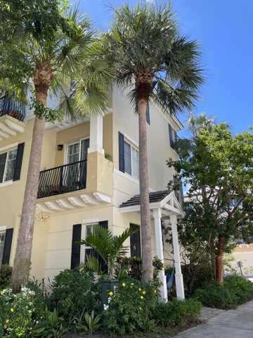 552 NW 39th Circle NW, Boca Raton, FL 33431