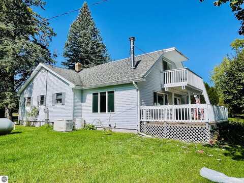 2528 Muckle Road, Central Lake, MI 49622