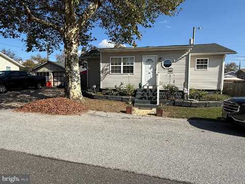 243 C STREET, CARNEYS POINT, NJ 08069
