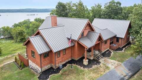 685 River Oaks, BIG SANDY, TN 38221