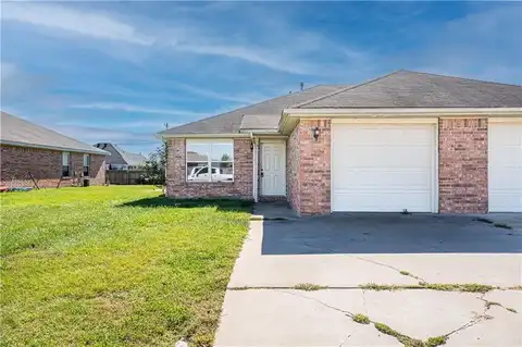 405 E Southern Trace ST, Rogers, AR 72758