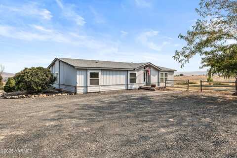 1060 Wenas View Dr, Selah, WA 98942