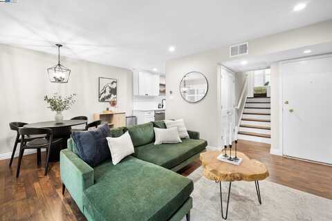 2724 Oak Rd, Walnut Creek, CA 94597