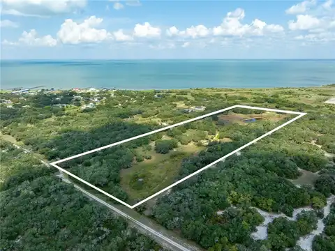 1030 Airport Rd., Rockport, TX 78382