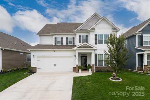 101 Fox Cove Road, Hendersonville, NC 28792