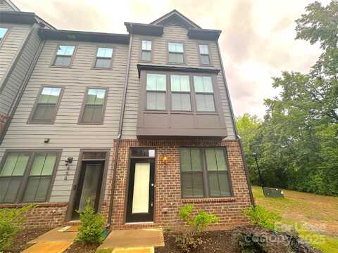 460 Spearfield Lane, Charlotte, NC 28205