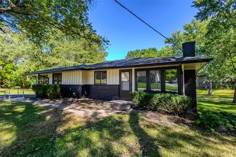 2401 Courtland Drive, Des Moines, IA 50315