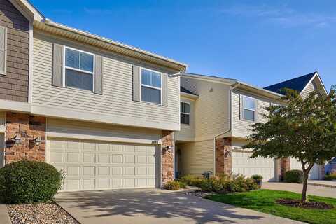 7887 Cottonwood Lane, West Des Moines, IA 50266