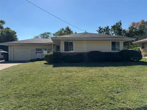 3914 Dosh Road, Des Moines, IA 50310