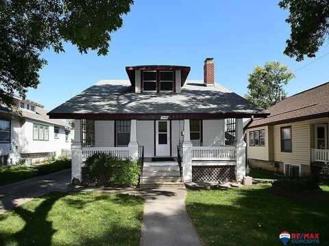 1940 Pepper Avenue, Lincoln, NE 68502