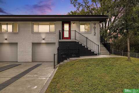 9612 Maple Street, Omaha, NE 68134