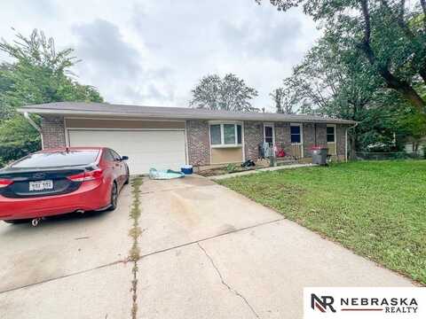 2000 Essex Road, Lincoln, NE 68512