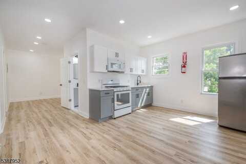 48 N York St, Paterson, NJ 07524