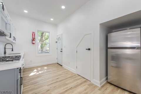 48 N York St, Paterson, NJ 07524